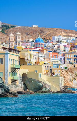 Panoramablick auf Ermoupoli und Ano Syra Städte auf Syros Insel, Kykladen Inseln, Griechenland, Europa. Stockfoto