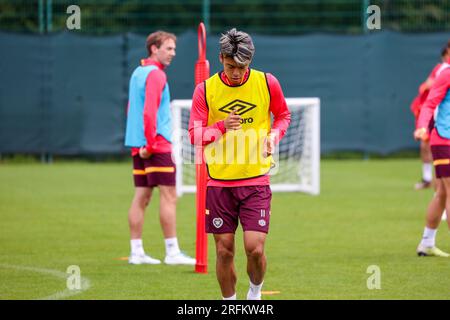 Edinburgh, Großbritannien. 04. Aug. 2023. Oriam Performance Centre. Riccarton. Edinburgh. Training und Pressekonferenz des Midlothian FC. 4. August 2023. Hearts Yutaro Oda trainiert vor dem ersten Spiel in St. Johnstone (Foto: David Mollison/Alamy Live News Stockfoto