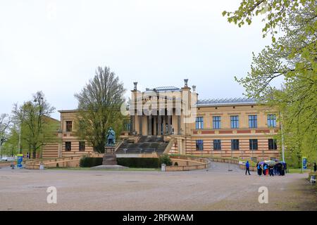 Mai 06 2023 - Schwerin, Mecklenburg-Vorpommern in Deutschland: Landesmuseum am See Stockfoto