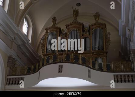 Brezje, Slowenien - 28. Juli 2023: Die Basilika St. Mary Help of Christen of Brezje ist ein slowenischer nationaler Marienschrein. Selektiver Fokus Stockfoto