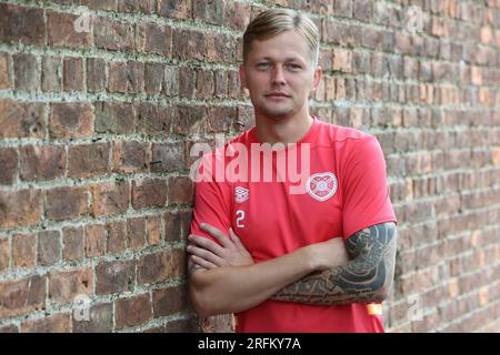 Edinburgh, Großbritannien. 04. Aug. 2023. Oriam Performance Centre. Riccarton. Edinburgh. Training und Pressekonferenz des Midlothian FC. 4. August 2023. Hearts' Frankie Kent stellt sich der Presse vor dem ersten Spiel der Saison in St. Johnstone (Foto: David Mollison/Alamy Live News Stockfoto