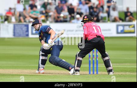 Hove UK, 4. August 2023 - Alex Lees von Durham trifft Sussex Sharks während des Metro Bank One Day Cup Cricket-Spiels auf dem Central County Ground 1. in Hove : Credit Simon Dack /TPI/ Alamy Live News Stockfoto