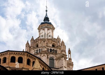 Außenansicht der Kuppel. Die Kathedrale von Tarazona ist eine römisch-katholische Kirche in Tarazona, Provinz Zaragoza, in Aragon, Spanien. Die Kathedrale von Tarazona ist eine Stockfoto