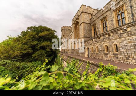 Windsor, England, Großbritannien – 22. Juli 2022. Schloss Windsor ist das älteste und größte besetzte Schloss der Welt und das am längsten besetzte Schloss Europas. Stockfoto