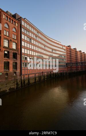 Hamburg, Deutschland - Juni 17 2023: Block O Bürogebäude für den Kaffeehandel im Lagerbezirk Speicherstadt, 195 von Werner Kallmorgen entworfen Stockfoto