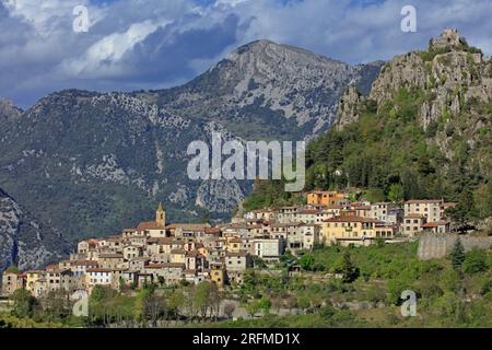 Frankreich, Departement Alpes-Maritimes, Sainte-Agnès, das als Dorf und das höchste Küstendorf Europas bezeichnet wird, allgemeine Ansicht Stockfoto