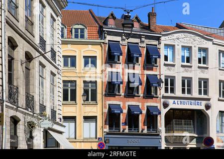 Frankreich, Region Hauts-de-France, Departement Nord, Lille, Vieux Lille, Rue Basse, Art déco-Gebäude „A l'huîtrière“, Geschäft Louis Vuitton, Rue des Chats-Bossus, Stockfoto