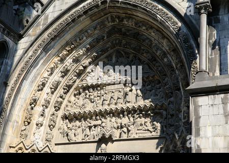 Frankreich, Region Hauts-de-France, Departement Nord, Lille, Place Gilleson, Kathedrale von Lille (Basilika Notre Dame de la Treille) eine römisch-katholische Kirche und Basilika Stockfoto