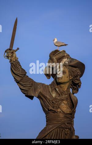 Frankreich, Region Hauts-de-France, Departement Nord, Dünkirchen, Place Jean Bart, Statue des holländischen Marinekommandanten Jean Bart, entworfen vom französischen Bildhauer David d'Angers Stockfoto