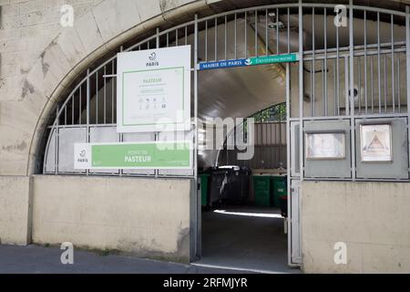 Frankreich, Region Ile-de-France, Paris 15. Arrondissement, Boulevard Pasteur, Abfallsammelstelle, Mairie de Paris, Stockfoto