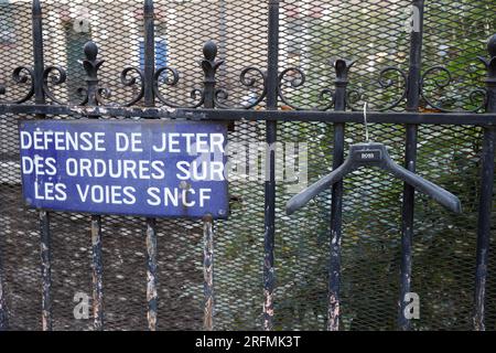 Frankreich, Region Ile-de-France, 16. Arrondissement Paris, Boulevard Jules Sandeau, ehemaliger Chemin de fer de Petite Ceinture, kein Zeichen für Einstreu, Stockfoto