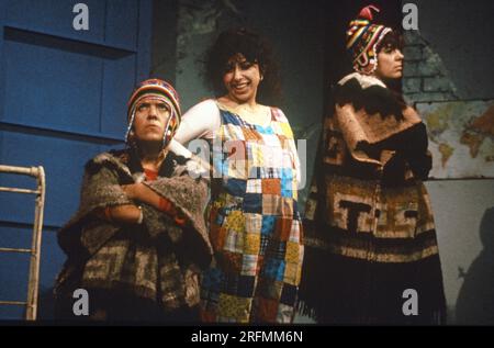 Michèle Bernier, Isabelle de Botton und Mimi Mathy auf der Bühne der Théâtre de la Michodière in Paris während ihrer Show „Le Gros N'avion“ am 21. Januar 1991. Stockfoto