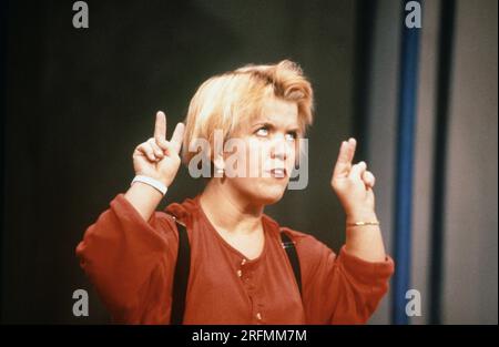 Mimi Mathy auf der Bühne im Théâtre de la Michodière in Paris während der Show „Le Gros N'avion“ am 21. Januar 1991. Stockfoto