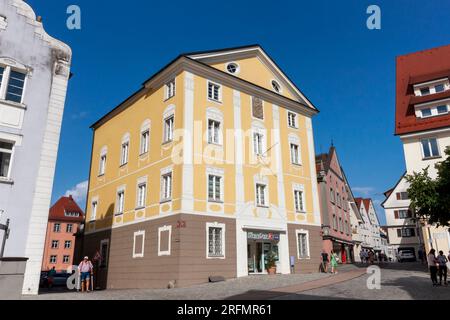 BAD WALDSEE - 16. JULI 2023: Fassade des Becker'sche Apotheke in der Altstadt Stockfoto