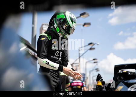 Newtown, IA, USA. 21. Juli 2023. CALLUM ILOTT (77) aus Cambridge, Cambridgeshire, England, zieht sich vor dem HyVee Indycar Weekend auf dem Iowa Speedway in Newtown, IA, auf die Boxenstraße. (Kreditbild: © Walter G. Arce Sr./ZUMA Press Wire) NUR REDAKTIONELLE VERWENDUNG! Nicht für den kommerziellen GEBRAUCH! Stockfoto