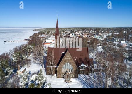 Draufsicht auf die Kirche Maria Magdalena an einem Wintertag. Primorsk, Russland Stockfoto