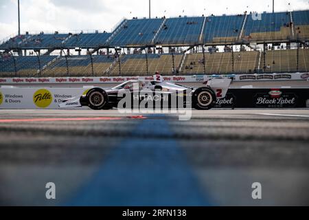 Newtown, IA, USA. 21. Juli 2023. JOSEF NEWGARDEN (2) aus Nashville, Tennessee, fährt während des Trainings für das HyVee Indycar Weekend auf dem Iowa Speedway in Newtown, IA, auf Boxenstraße. (Kreditbild: © Walter G. Arce Sr./ZUMA Press Wire) NUR REDAKTIONELLE VERWENDUNG! Nicht für den kommerziellen GEBRAUCH! Stockfoto