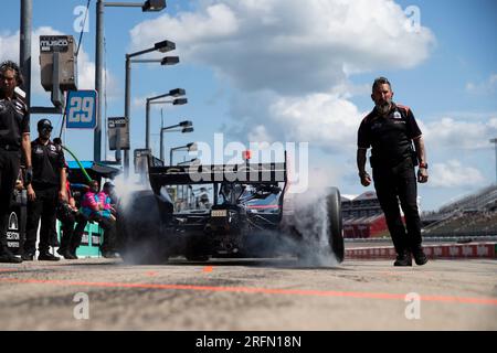 Newtown, IA, USA. 21. Juli 2023. SANTINO FERRUCCI (14) aus Woodbury, Connecticut, fährt während des Trainings für das HyVee Indycar Wochenende auf dem Iowa Speedway in Newtown, IA, auf Boxenstraße. (Kreditbild: © Walter G. Arce Sr./ZUMA Press Wire) NUR REDAKTIONELLE VERWENDUNG! Nicht für den kommerziellen GEBRAUCH! Stockfoto