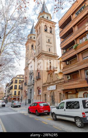 Granada, Spanien - 23. Februar 2022: Die Basilika Nuestra Senora de las Angustias ist eine Basilika in der Carrera de la Virgen, Granada, Spanien. Stockfoto
