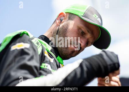 Newtown, IA, USA. 21. Juli 2023. AGUSTIN HUGO CANAPINO (R) (78) aus Arrecifes, Argentinien, zieht sich vor dem Training für das HyVee Indycar Wochenende auf dem Iowa Speedway in Newtown, IA, auf die Boxenstraße. (Kreditbild: © Walter G. Arce Sr./ZUMA Press Wire) NUR REDAKTIONELLE VERWENDUNG! Nicht für den kommerziellen GEBRAUCH! Stockfoto