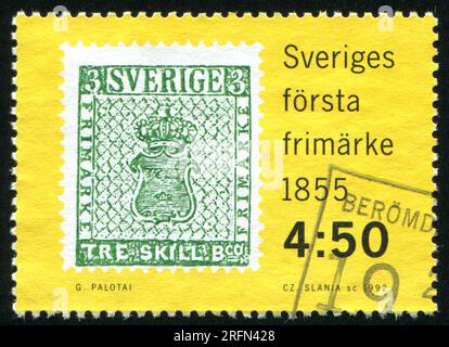 SCHWEDEN - CIRCA 1992: Von Schweden gedruckter Stempel, zeigt Wappen, circa 1992 Stockfoto
