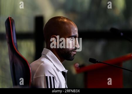 Sao Paulo, Brasilien. 04. Aug. 2023. Der Spieler Lucas Moura während einer Präsentation und Pressekonferenz in seinem neuen Club, Sao Paulo Futebol Clube, im Barra Funda Training Center, in der westlichen Zone von Sao Paulo, diesen Freitagnachmittag, 04. Adriana Spaca/SPP (Adriana Spaca/SPP) Kredit: SPP Sport Press Photo. Alamy Live News Stockfoto
