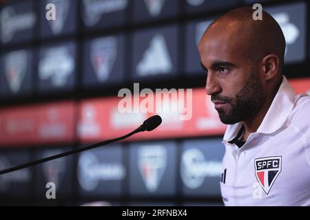 Sao Paulo, Brasilien. 04. Aug. 2023. SP - SAO PAULO - 08. Oktober 04/2023 - SAO PAULO, PRÄSENTATION VON LUCAS MOURA - Lucas Moura während seiner offiziellen Präsentation als Sao Paulo-Spieler auf einer Pressekonferenz im CT Barra Funda. Foto: Ettore Chiereguini/AGIF/Sipa USA Guthaben: SIPA USA/Alamy Live News Stockfoto
