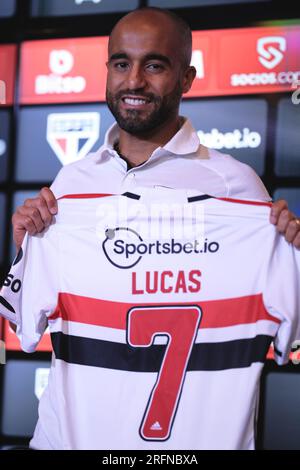 Sao Paulo, Brasilien. 04. Aug. 2023. SP - SAO PAULO - 08. Oktober 04/2023 - SAO PAULO, PRÄSENTATION VON LUCAS MOURA - Lucas Moura während seiner offiziellen Präsentation als Sao Paulo-Spieler auf einer Pressekonferenz im CT Barra Funda. Foto: Ettore Chiereguini/AGIF/Sipa USA Guthaben: SIPA USA/Alamy Live News Stockfoto