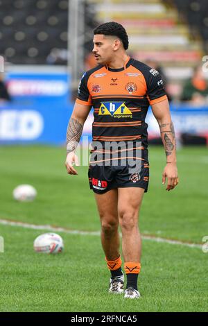 Castleford, Großbritannien. 4. August 2023 zum Debüt Charbel Tasipale von Castleford Tigers. Rugby League Betfred Super League , Castleford Tigers vs Huddersfield Giants im MEND-A-Hose Stadium, Castleford, UK Kredit: Dean Williams/Alamy Live News Stockfoto