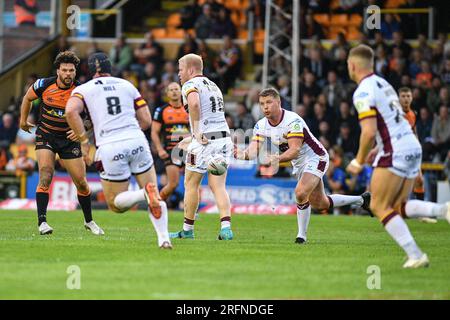 Castleford, Großbritannien. 4. August 2023 Adam Milner (34) von der Huddersfield Giants Rugby League Betfred Super League , Castleford Tigers vs Huddersfield Giants im Mend-A-Hose Stadium, Castleford, UK Kredit: Dean Williams/Alamy Live News Stockfoto