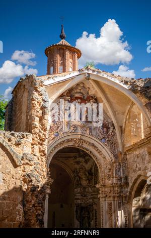 Barocke Kapelle der halb ruinierten Kirche des Monasterio de Piedra in Nuvalos, Saragossa, Aragon, Spanien Stockfoto