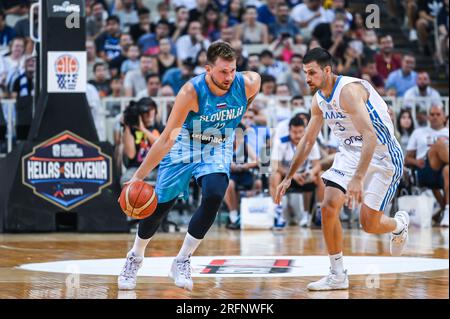 Athen, Lombardei, Griechenland. 4. Aug. 2023. 77 LUKA DONCIC von Slowenien während der International Friendly match.between Griechenland und Slowenien im OAKA Stadium am 4. August 2023, in.Athen, Griechenland. (Kreditbild: © Stefanos Kyriazis/ZUMA Press Wire) NUR REDAKTIONELLE VERWENDUNG! Nicht für den kommerziellen GEBRAUCH! Kredit: ZUMA Press, Inc./Alamy Live News Stockfoto