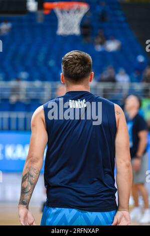 Athen, Lombardei, Griechenland. 4. Aug. 2023. 77 LUKA DONCIC von Slowenien während der International Friendly match.between Griechenland und Slowenien im OAKA Stadium am 4. August 2023, in.Athen, Griechenland. (Kreditbild: © Stefanos Kyriazis/ZUMA Press Wire) NUR REDAKTIONELLE VERWENDUNG! Nicht für den kommerziellen GEBRAUCH! Kredit: ZUMA Press, Inc./Alamy Live News Stockfoto