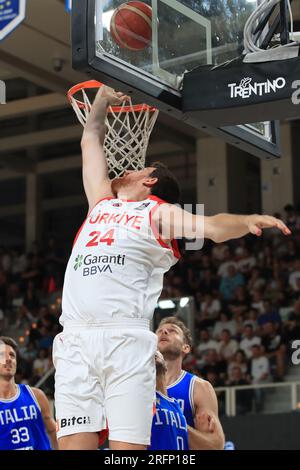 4. August 2023; BLM Group Arena, Trento, Trentino, Italien: Trentino Basket Cup Italien gegen Türkei; Ercan Osmani (TUR) Stockfoto