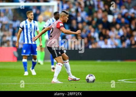 Hillsborough Stadium, Sheffield, England - 4. August 2023 Carlos Alcaraz (22) of Southampton - während des Spiels Sheffield Wednesday V Southampton, EFL Championship, 2023/24, Hillsborough Stadium, Sheffield, England - 4. August 2023 Kredit: Arthur Haigh/WhiteRosePhotos/Alamy Live News Stockfoto