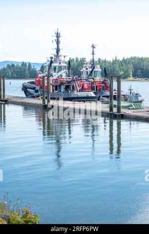 Schleppboote am Kai in der Stadt Prince Rupert, British Columbia, Kanada. Stockfoto