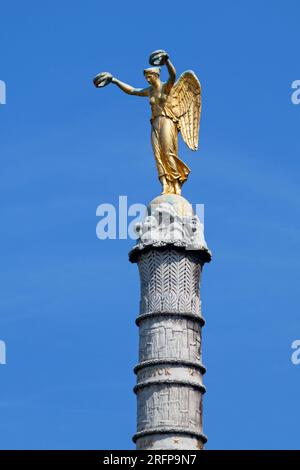 Fontaine du Palmier (1806-1808) oder Fontaine de la Victoire ist ein monumentaler Brunnen am Place du Châtelet Stockfoto