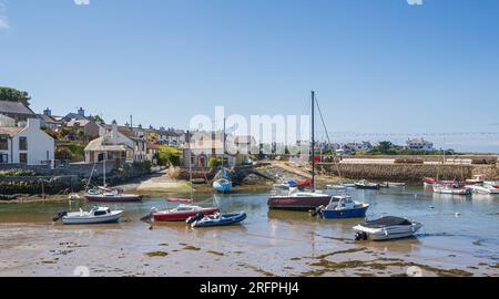 Cemaes an der Nordküste von Anglesey in Wales Stockfoto