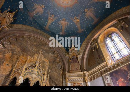 Das Heiligtum der Madonna del Lago oder dell'Annunziata ist eine kleine Kirche in Scanno in der Provinz L'Aquila, die sich am südwestlichen Ufer befindet Stockfoto