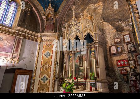Das Heiligtum der Madonna del Lago oder dell'Annunziata ist eine kleine Kirche in Scanno in der Provinz L'Aquila, die sich am südwestlichen Ufer befindet Stockfoto