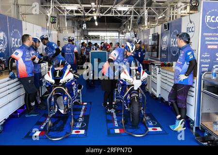 Suzuka, Japan, 5. August 2023. Pit-Crew von Team F.C.C. TSR Honda Frankreich beim 44. Coca-Cola Suzuka 8hr Endurance Race 2023 in Suzuka, Japan. Kredit: Ivica Glavas/Speed Media/Alamy Live News Stockfoto