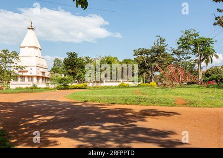 Hindu-Tempel (Mandir) am Kreisverkehr Mahatma Gandhi in Jinja, Uganda. Stockfoto