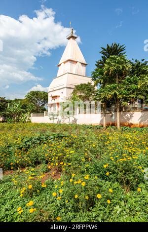 Hindu-Tempel (Mandir) am Kreisverkehr Mahatma Gandhi in Jinja, Uganda. Stockfoto