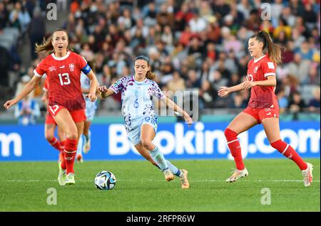 Auckland, Neuseeland. 5. Aug. 2023. Aitana Bonmati (2. R) Spaniens bricht während des Spiels zwischen der Schweiz und Spanien in der 16. Runde bei der FIFA Women's World Cup 2023 in Auckland, Neuseeland, am 5. August 2023 durch. Kredit: Guo Lei/Xinhua/Alamy Live News Stockfoto