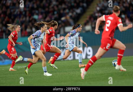 Auckland, Neuseeland. 5. Aug. 2023. Aitana Bonmati (2. R) aus Spanien tritt während der Runde 16 zwischen der Schweiz und Spanien bei der FIFA Women's World Cup 2023 in Auckland, Neuseeland, am 5. August 2023 an. Kredit: Qin Lang/Xinhua/Alamy Live News Stockfoto