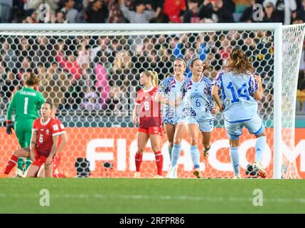 Auckland, Neuseeland. 5. Aug. 2023. Aitana Bonmati (2. R) aus Spanien feiert ihr Tor während des Spiels zwischen der Schweiz und Spanien in der Runde 16 bei der FIFA Women's World Cup 2023 in Auckland, Neuseeland, 5. August 2023. Kredit: Guo Lei/Xinhua/Alamy Live News Stockfoto