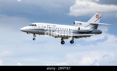 Swiss Air Force - Dassault Falcon 900EX, Ankunft in RAF Fairford für die Royal International Air Tattoo 2023. Stockfoto