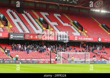 Sheffield, Großbritannien. 05. Aug. 2023. Stuttgarter Fans beim Sheffield United FC vs VfB Stuttgart FC Pre-Season Friendly Match in Bramall Lane, Sheffield, Großbritannien am 5. August 2023 Gutschrift: Jede zweite Media/Alamy Live News Stockfoto