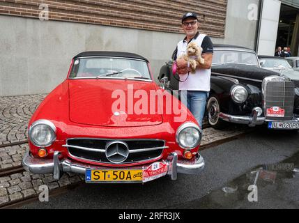 Prag, Tschechische Republik. 05. Aug. 2023. Der tschechische Mercedes-Benz-Club feiert 60 Jahre seines Bestehens im Nationalen Technikmuseum. 130 Fahrzeuge werden bei diesem Anlass am 5. August 2023 in Prag, Tschechische Republik, präsentiert. Kredit: Michaela Rihova/CTK Photo/Alamy Live News Stockfoto