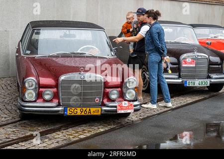 Prag, Tschechische Republik. 05. Aug. 2023. Der tschechische Mercedes-Benz-Club feiert 60 Jahre seines Bestehens im Nationalen Technikmuseum. 130 Fahrzeuge werden bei diesem Anlass am 5. August 2023 in Prag, Tschechische Republik, präsentiert. Kredit: Michaela Rihova/CTK Photo/Alamy Live News Stockfoto